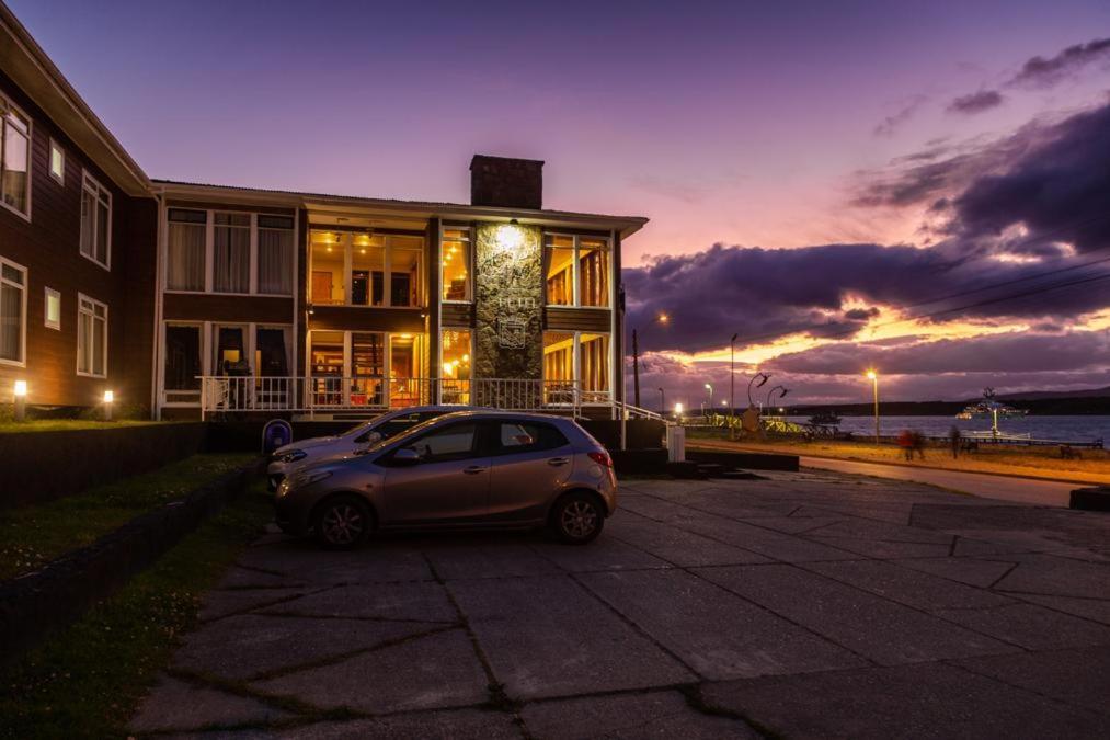 Hotel Capitan Eberhard Puerto Natales Exteriör bild