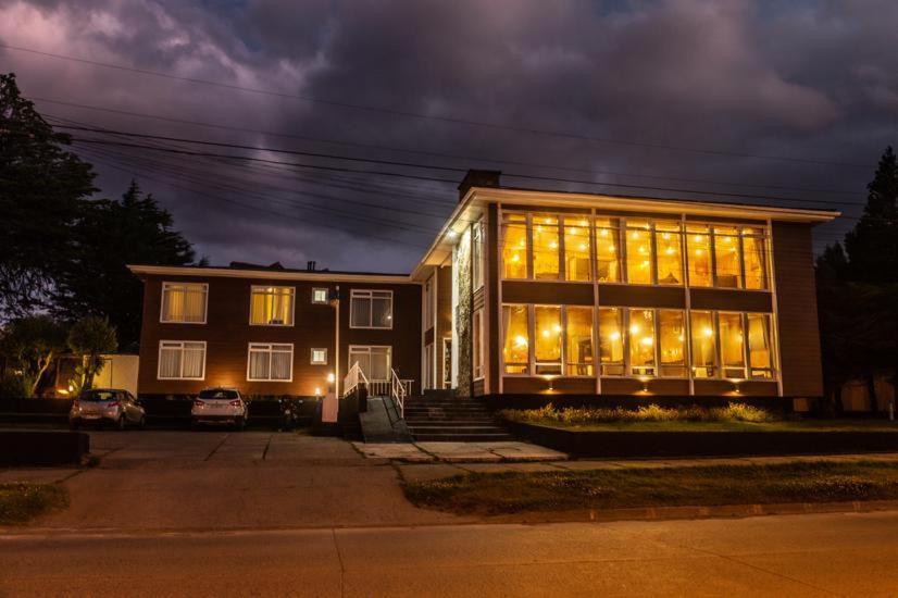 Hotel Capitan Eberhard Puerto Natales Exteriör bild