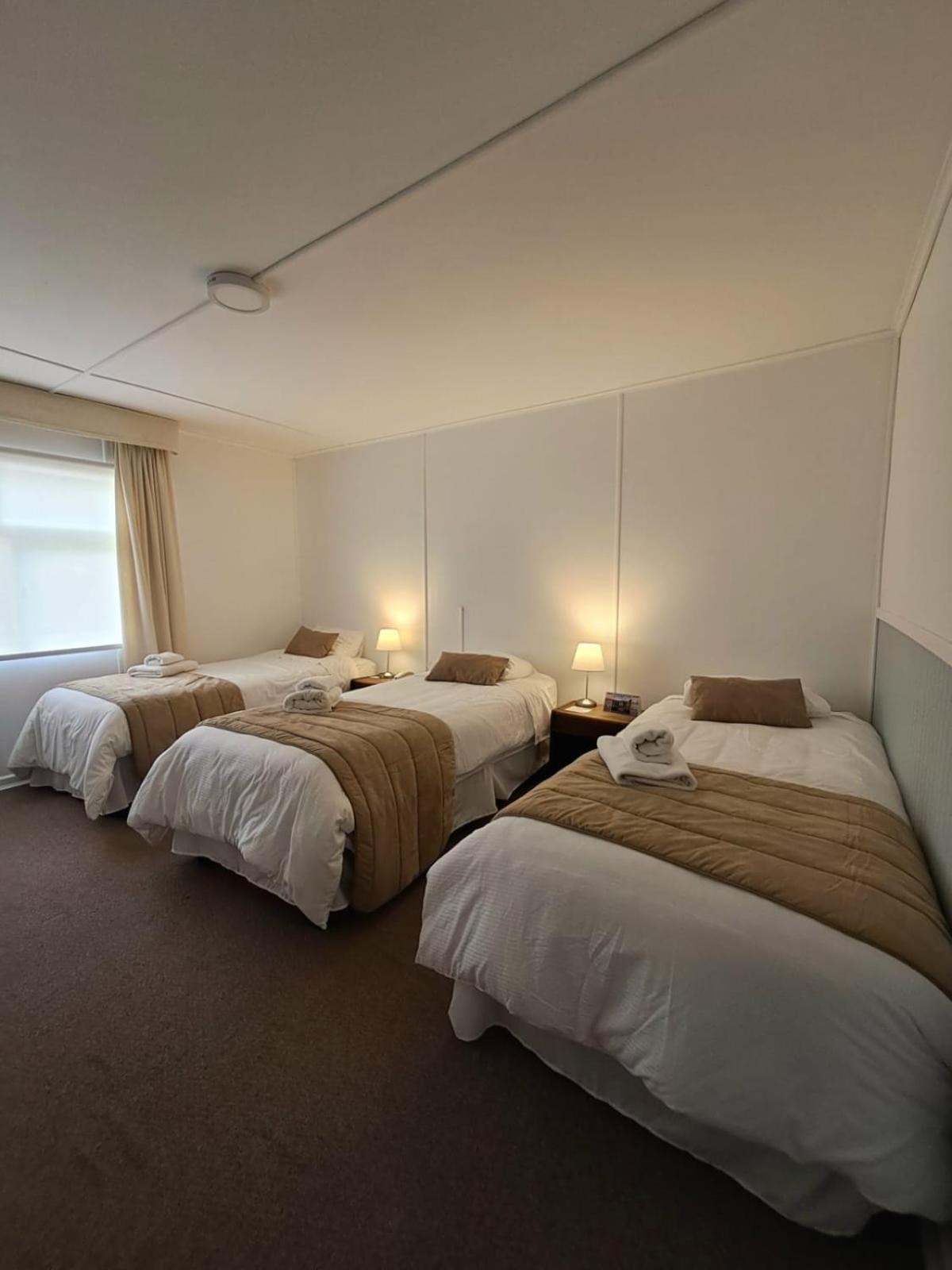 Hotel Capitan Eberhard Puerto Natales Exteriör bild